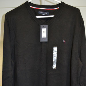 NWT Tommy Hilfiger Long Sleeve V-Neck Sweater Blac